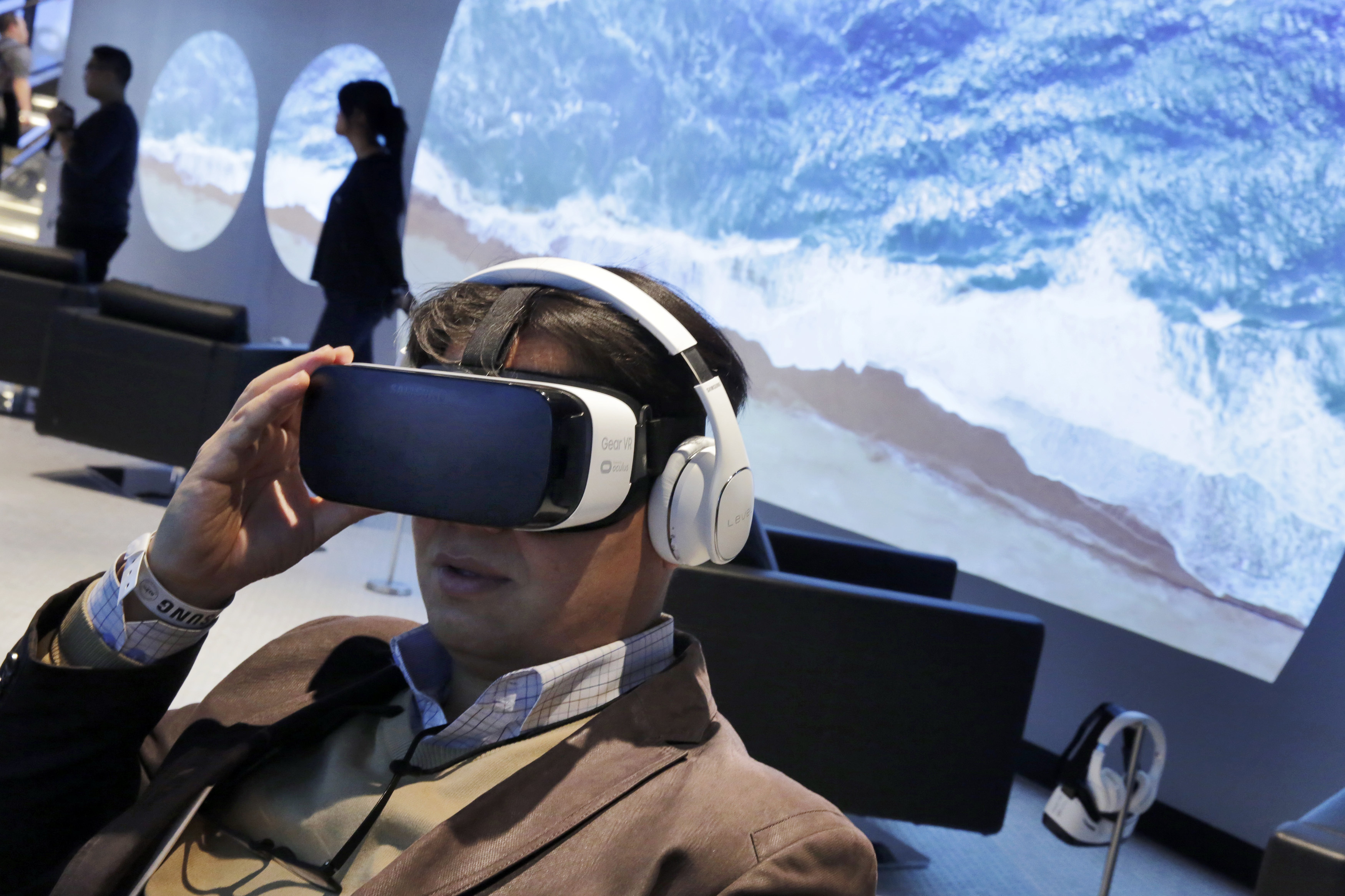 Vr приложения видео. ВР 360. Очки виртуальной реальности 360 градусов. VR туризм. Виртуальная реальность в туризме.