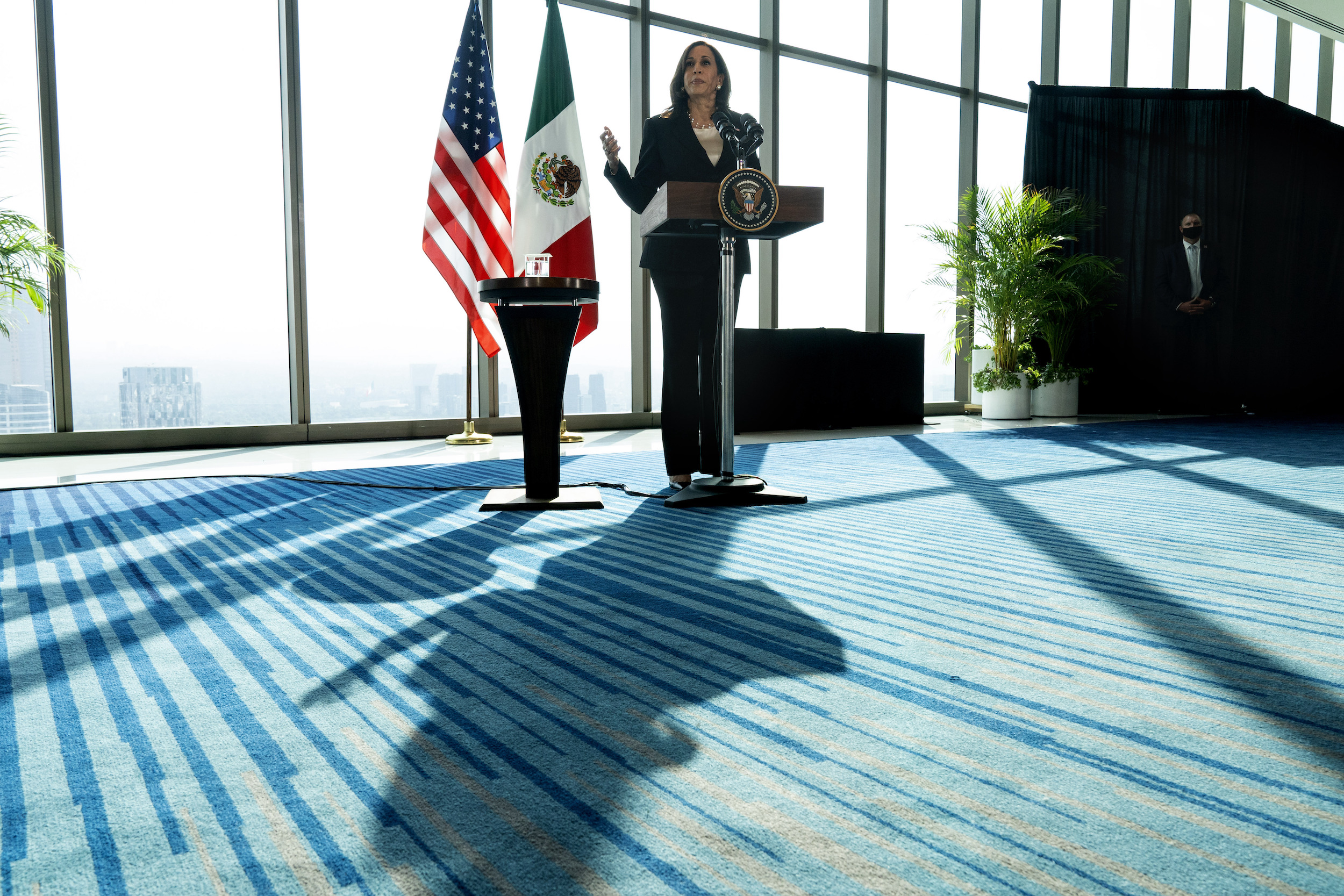 The news conference attendee who told Kamala Harris 'I voted for you' was  not a reporter - Poynter