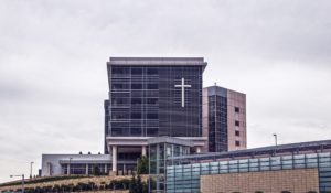 Saint Francis Hospital in Tulsa, Oklahoma, on May 13, 2022. (Vineyard Perspective/Shutterstock)