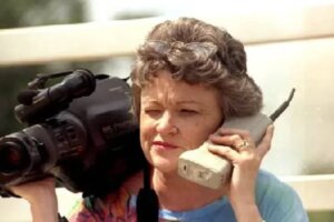 Pulitzer Prize winning reporter Lucy Morgan seen here in the 1980s, multi-tasking. (Courtesy: Tampa Bay Times)