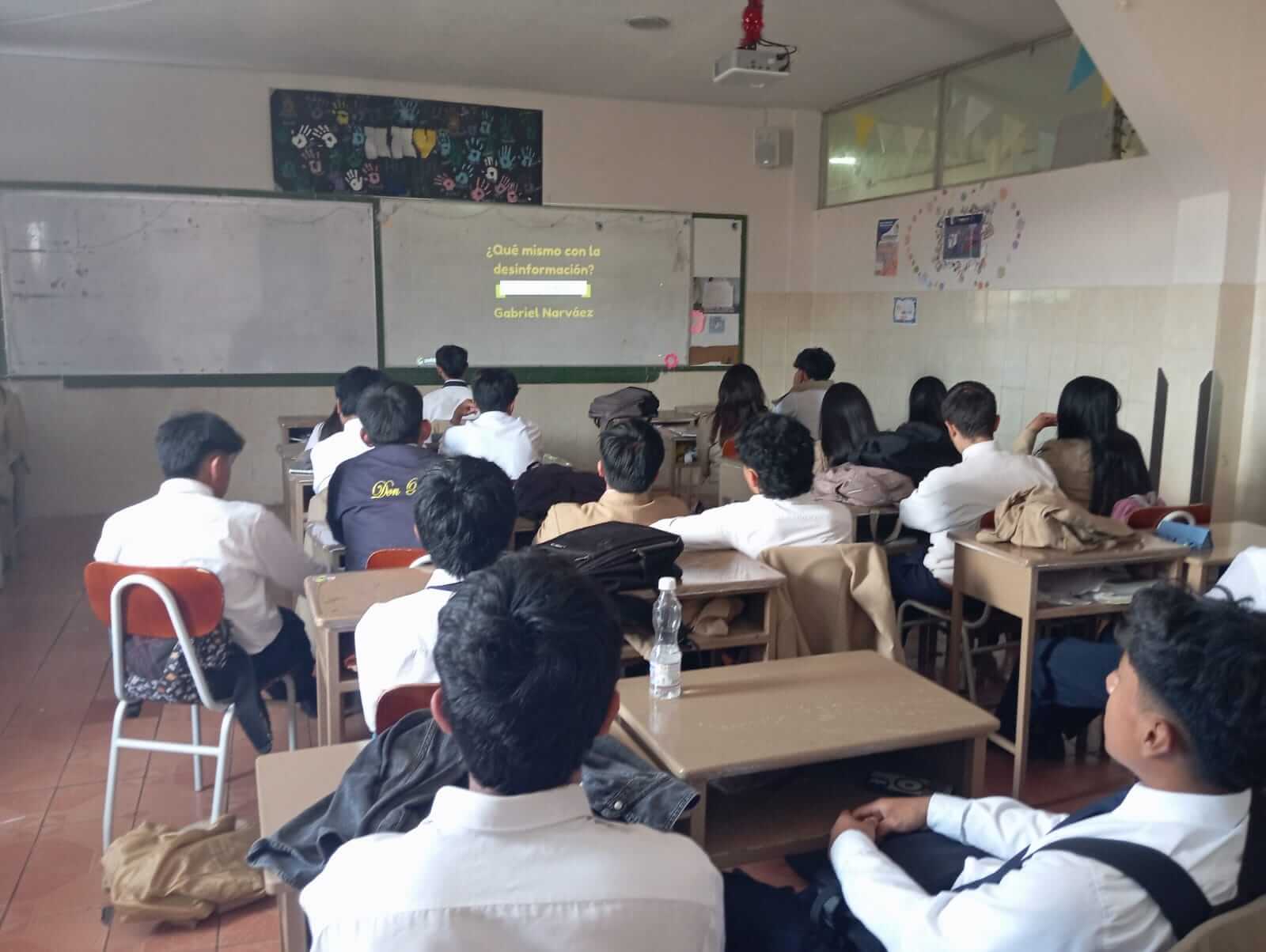 A classroom of students preparing for the media literacy workshop held by Gabriel Narváez. (Courtesy: Victoria Lara)