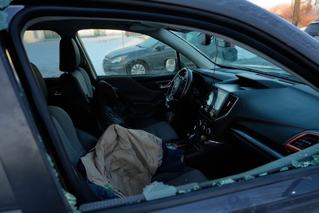 Abandoned cars, long days and no clear end for Minneapolis reporters - Poynter