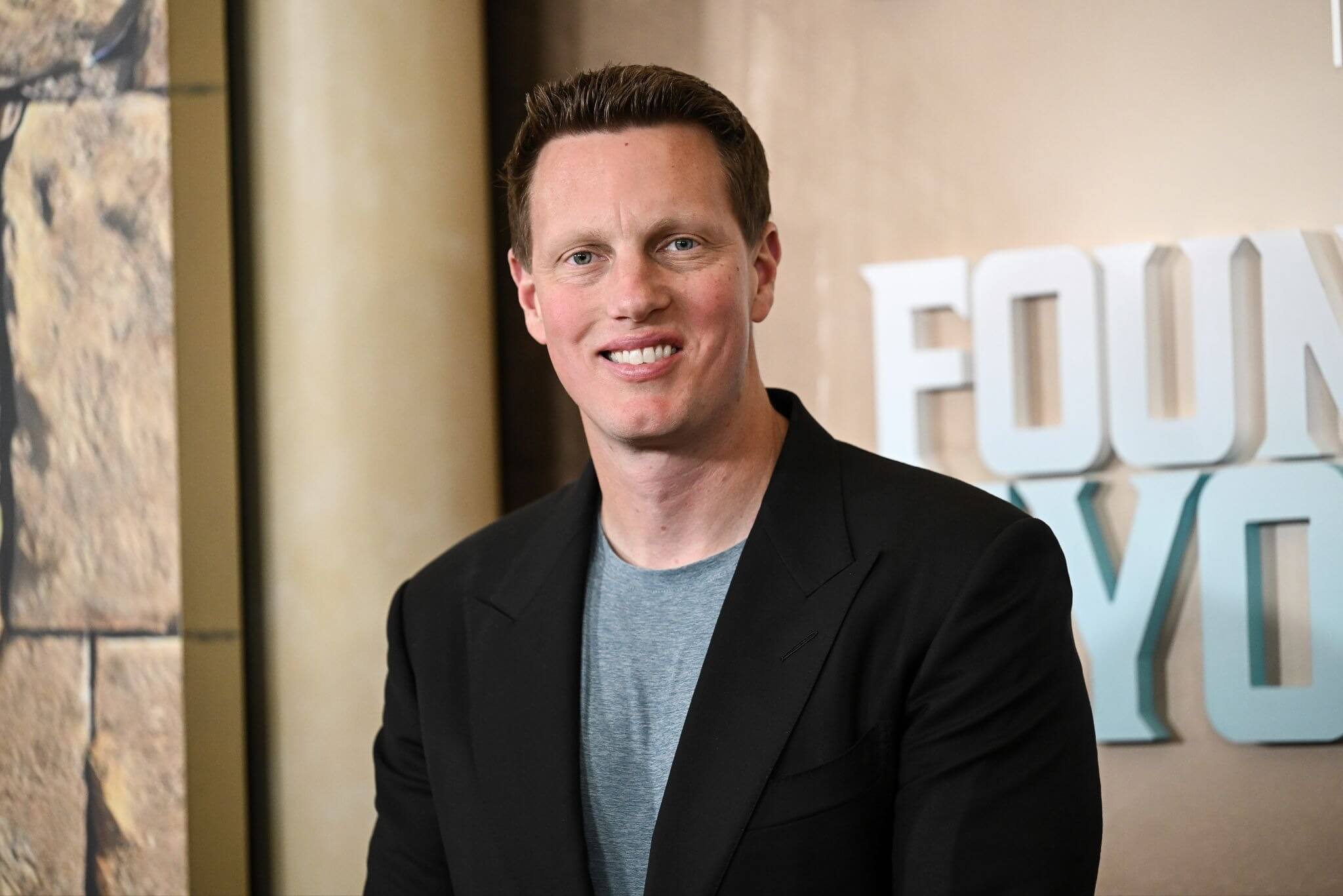 poynter.org - Tom Jones - CNN future in question after Thursday's stunning Warner Bros. Discovery sale news - Poynter